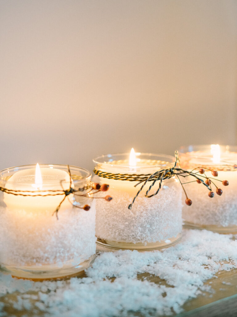 DIY weihnachtliche Kerzengläser mit Schnee – einfache Dekoidee für den Advent